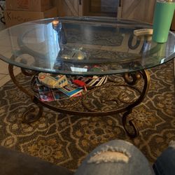 Middle table, Two end tablesend tables