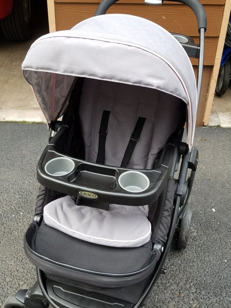 Graco Ultra Light Baby Stroller. With Carier. New Model.ike New. Only $30 Was280