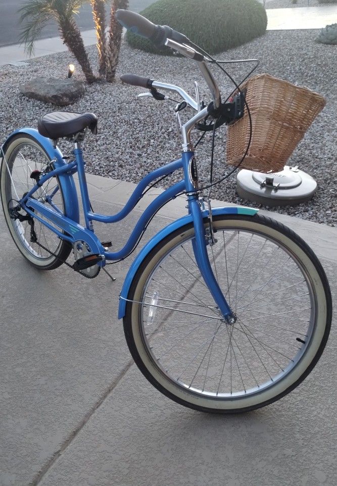 Girls Schwinn Beach Cruiser -7 Speed