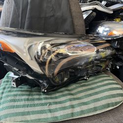 2015-17 LEXUS NX  RIGHT HEADLIGHT 