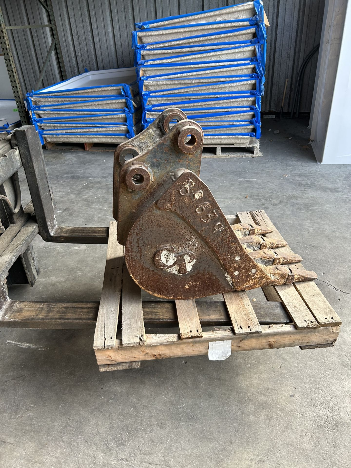 Kamatsu Pc27 Bucket
