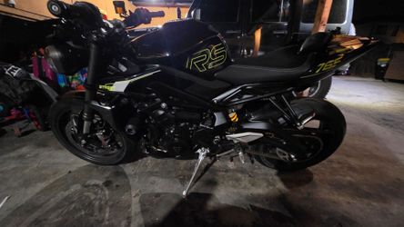 2025 Street Triple 765 RS
