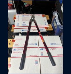 Corona 32 IN Branch Cutter Trimmer Cut Up To 2 1/4 Inch NEW