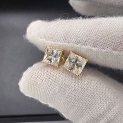 Moissanite 