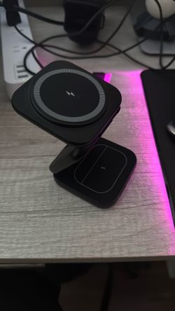 Overview The item you are holding is an AC ISLAND 5-in-1 Foldable Wireless Charging Station