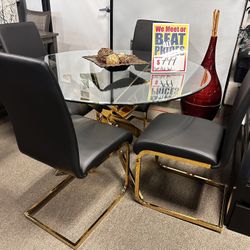 Stunning Dining Set! $699! Easy Financing! 📲🛋️✨ 