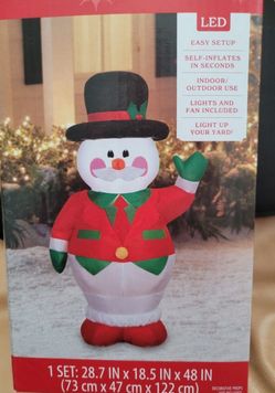 New!! 4ft (4 ft) Christmas Inflatable Lawn Ornament - Snowman with Tophat