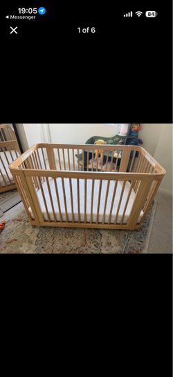 Like new Nestig Wave convertible crib and Newton crib mattress