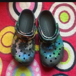 Size 5 Men’s 7 Women’s 