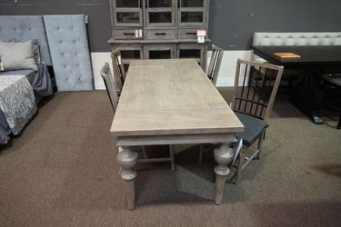 Design Works East Hampton Dining Table