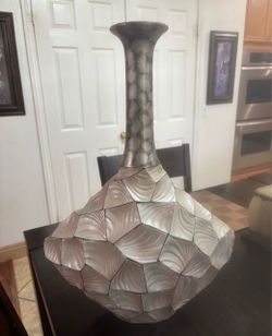Vantage vase
