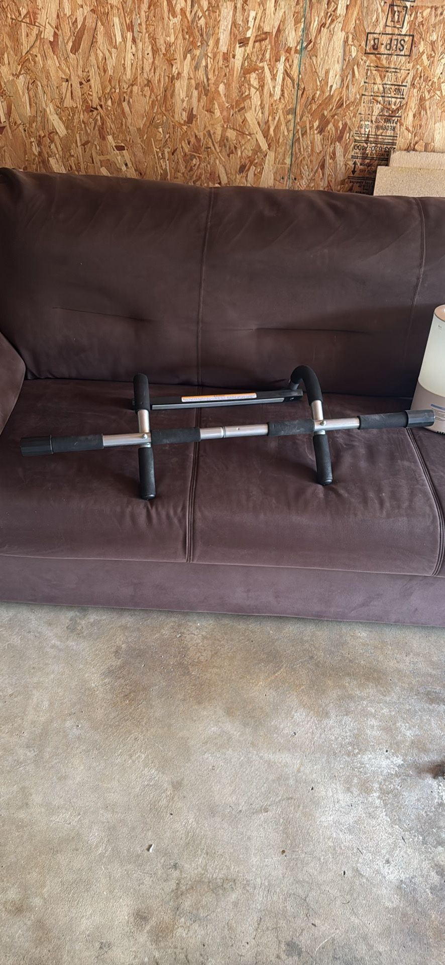 Pull Up Bar