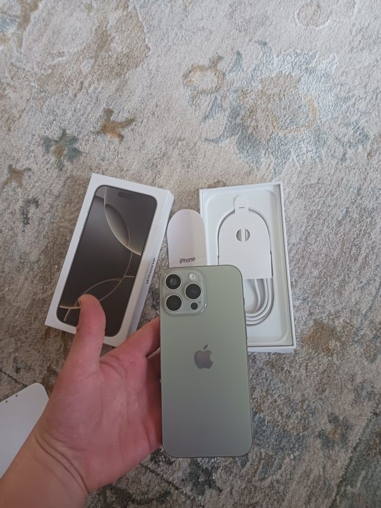 UNLOCKED IPHONE 16 MAX PRO 1 TB