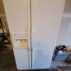 Kenmore Refrigerator 