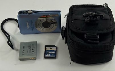 Canon PowerShot SD1300 IS Blue 12.1MP Digital Camera w/ Battery 4GB Card Case