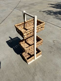 Storage basket