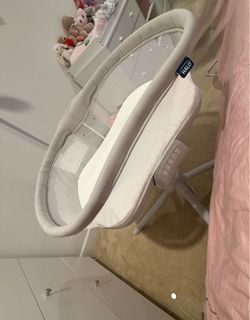HALO BassiNest Soothing Swivel Sleeper 3.0S – Over-Bed Baby Bassinet with 360 Rotation, Adjustable Height, Breathable Mesh, Calm Sounds & Vibrations, 