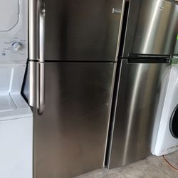 Frigidaire Refrigerator Top And Bottom Stainless Steel Works Good 👍