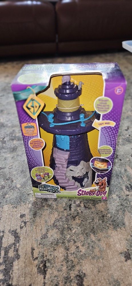 Scooby-Doo Crystal Cove Fright House Playset with Lights & Sounds!! Brand New!