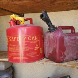 contenedores para echar gasolina