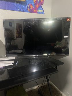 TCL 43”