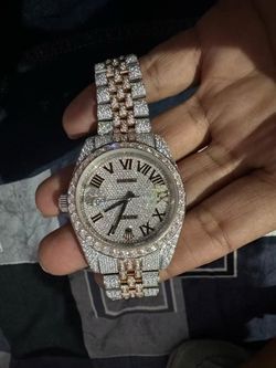 💎 Iced-Out Luxury Watch 💎