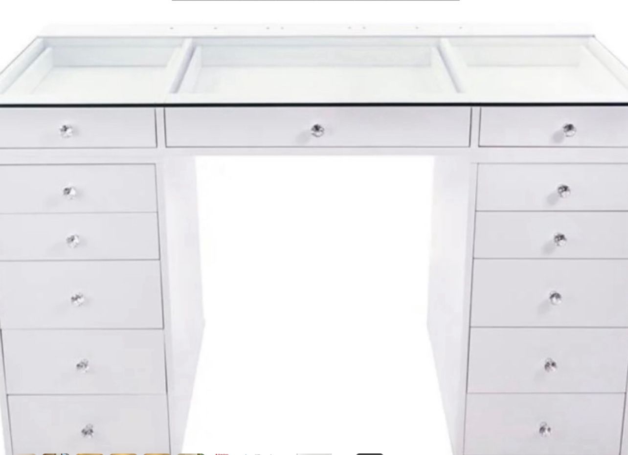White Vanity Dresser With Drawers GREAT CONDITION LIKE NEW / Jewelry Drawer & Mirror With Lights