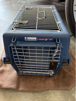 Petmate Deluxe small animal carrier