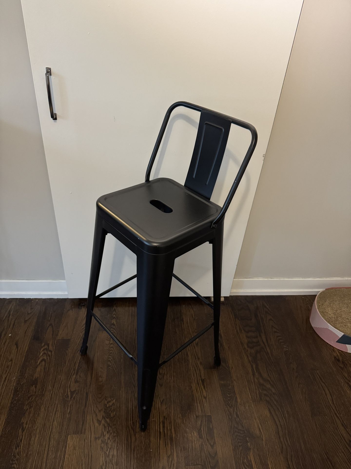 Set of 2 Black Metal Bar Stools with Backs – Modern Industrial Style