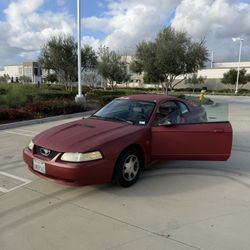 2000 Ford Mustang