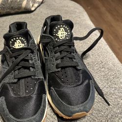 Nike Shoes Black Size 5 Women