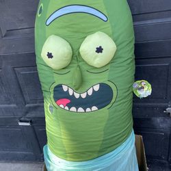 Huge Pickle Rick plushy