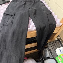 Aritzia cargo sweatpants