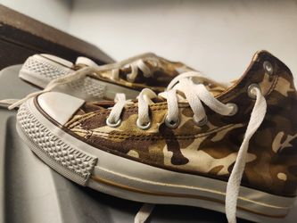 New Chamo Converse Mens 5 Women's 7 