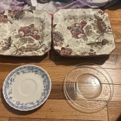 2 Dinner plates, 2 saucers mix & match bundle 