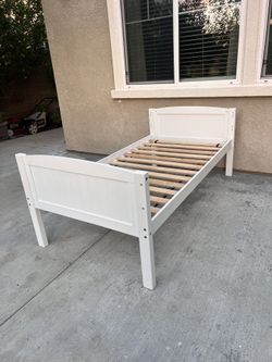 Solid Wood White Twin Size Bed 