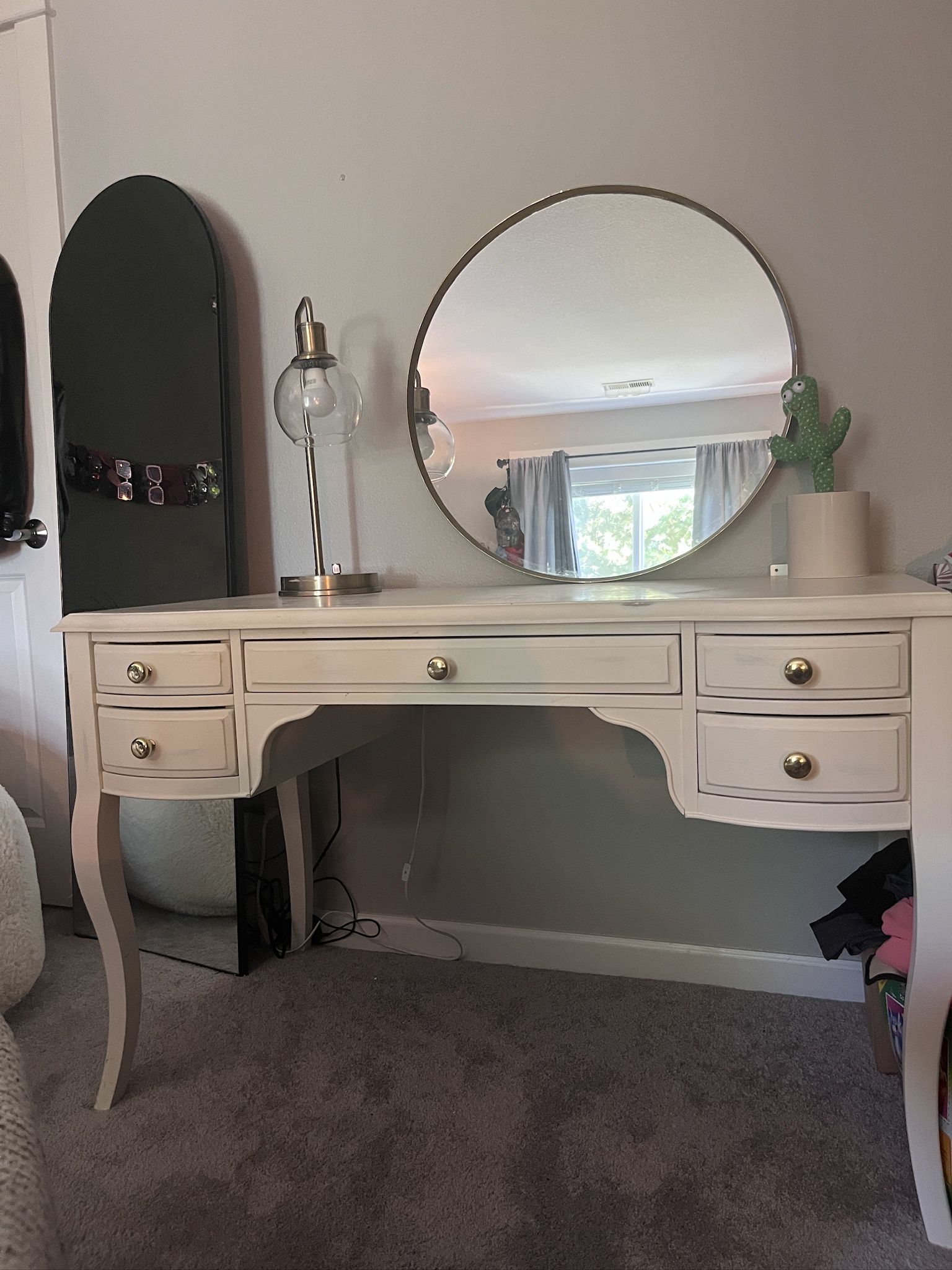 asking $150 for pottery barn desk or obo!!
