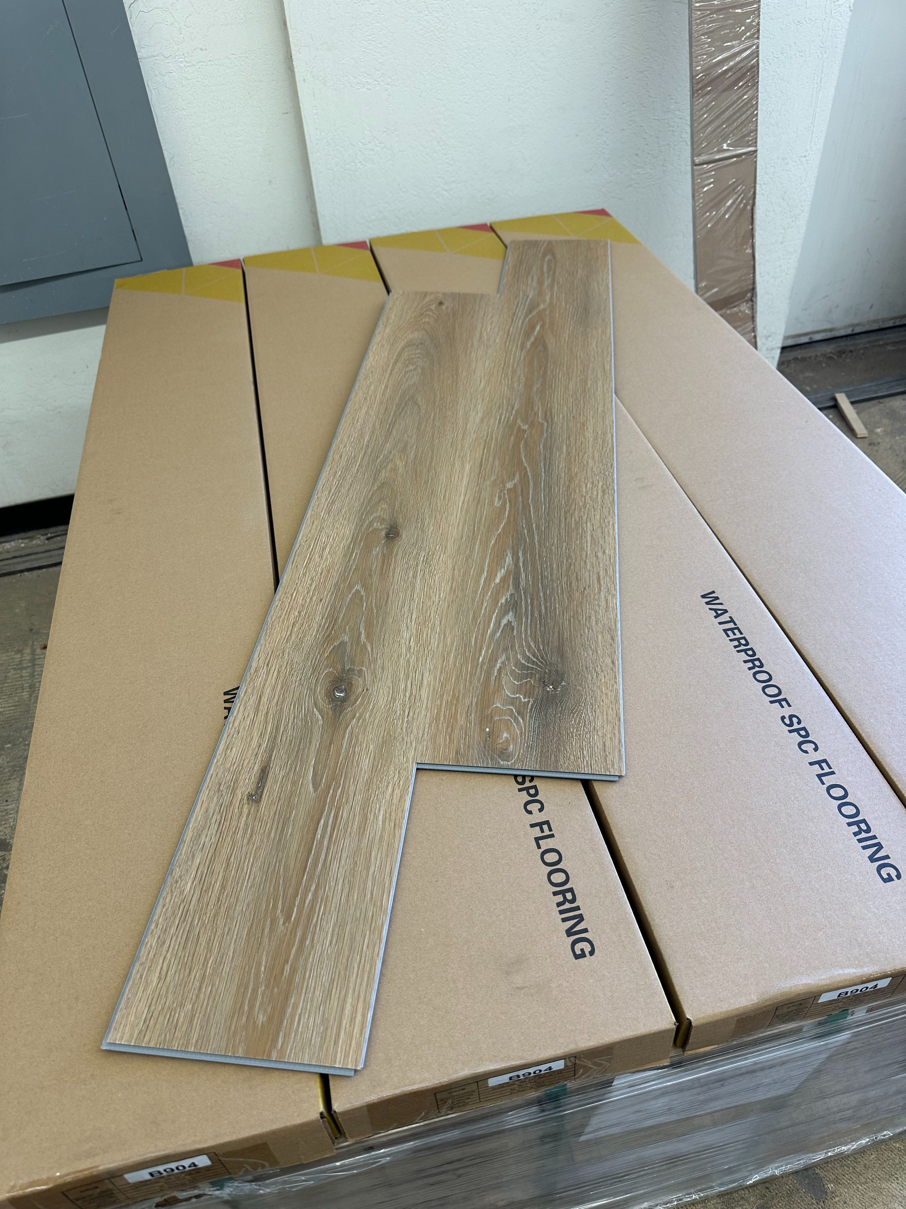 Luxury Vinyl Plank 20mil 5.5mm 7”x48” 24sqft/box