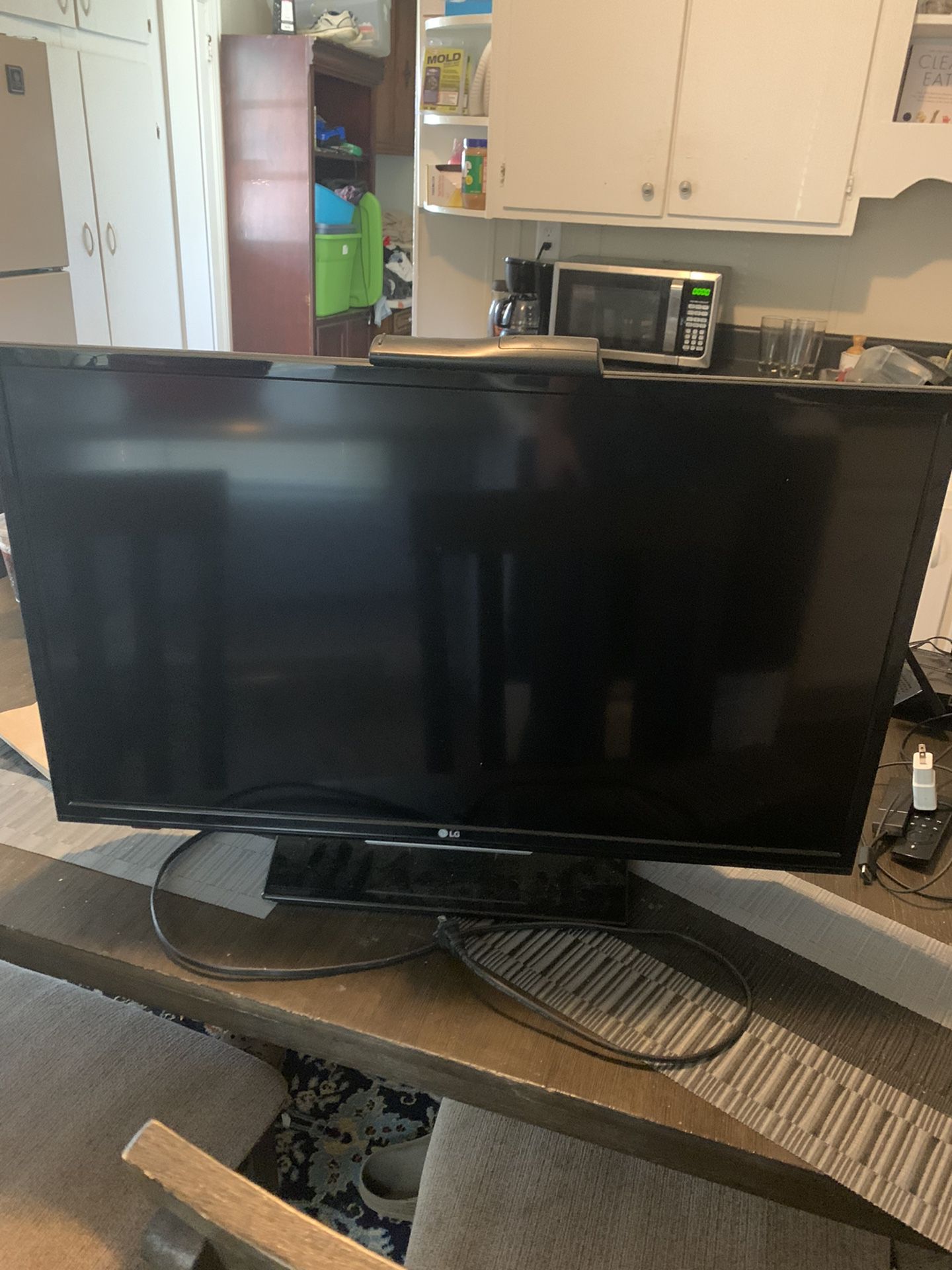 32 Inch LG Tv With Remote 