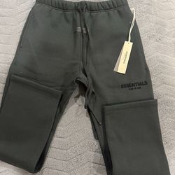 Essentials Fear of God uncuffed sweatpants size SM