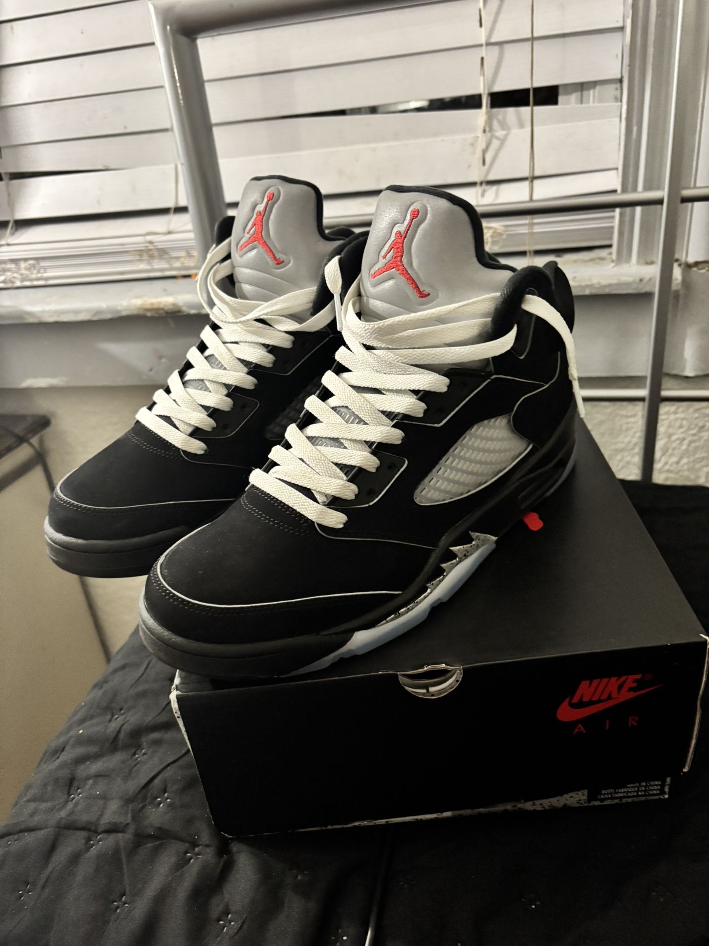 Jordan 5 Black Metallic Reimagined