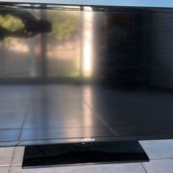 Samsung 32″ LED TV with power cord (No Remote)