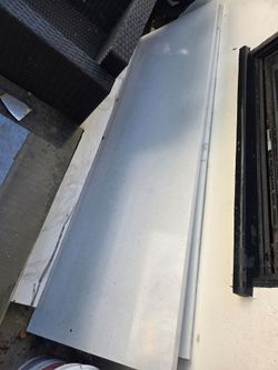 2 Quartz counter tops clean pretty
1 is standard prefab size 2x9
the other is about 2x8