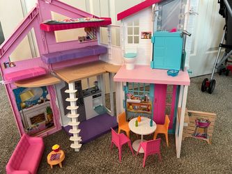Barbie Malibu House Playset with Accessories