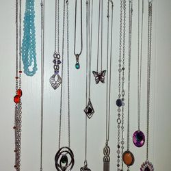 Beautiful Gold And Silver Necklaces/Earrings 