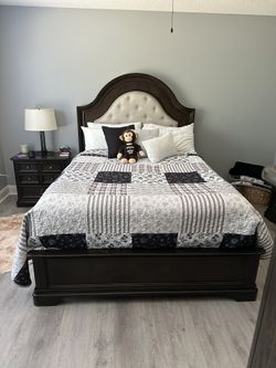 Queen Brown Real Wood 6 Piece Bedroom Set