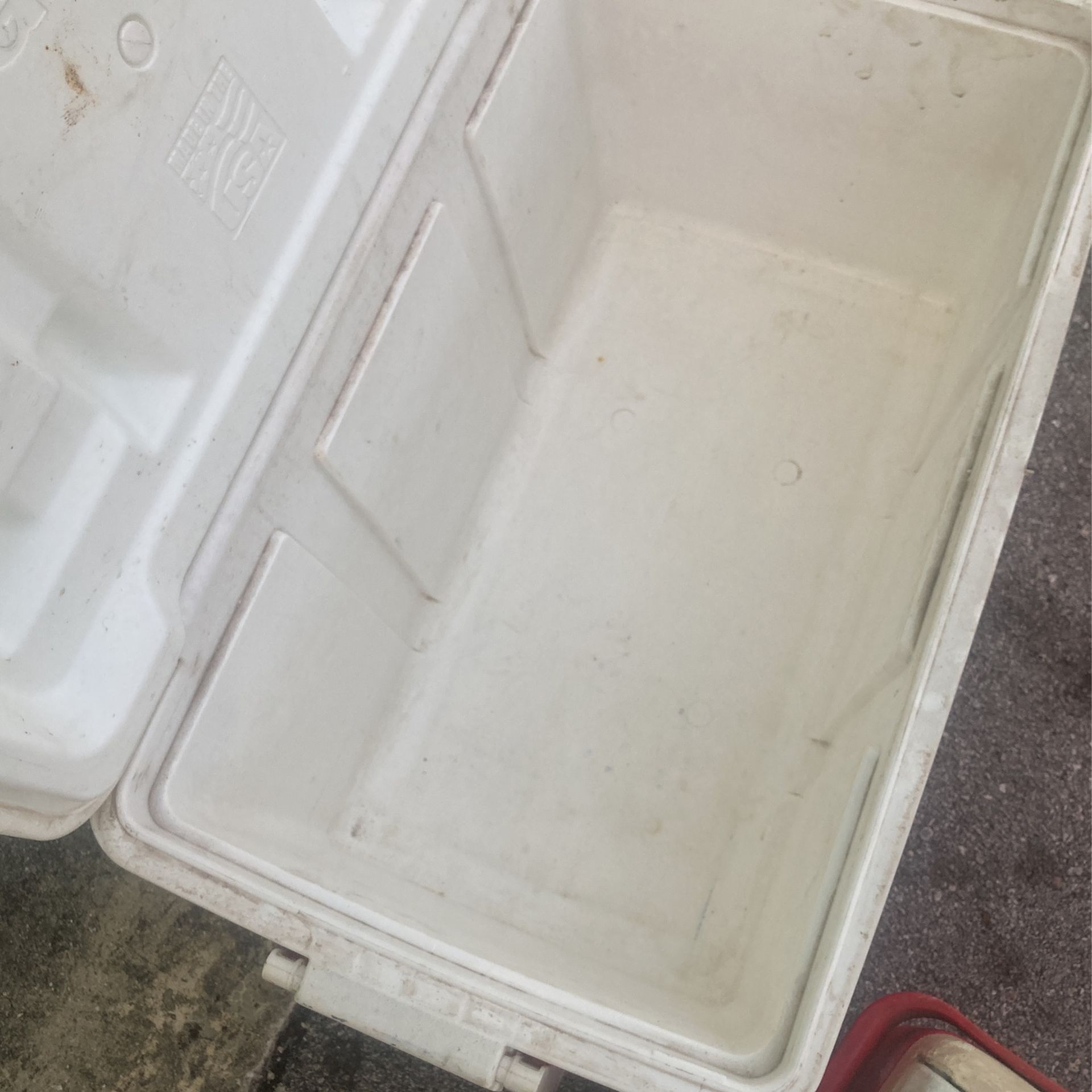 Set Of Coolers Job site Igloo Drinking Cooler Bait Fishing Construction