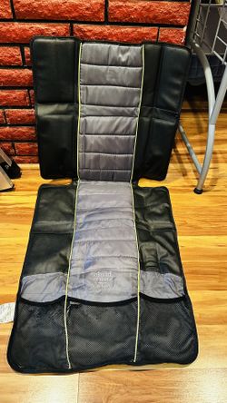 Carseat protector