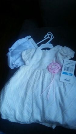 Baby girl two pieces dress.