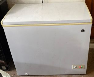 Igloo 7.1 cu ft chest freezer